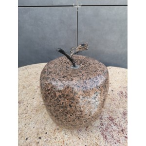 Dekoratyvinis granito obuolys, 22x24cm (Vilniuje, Bukiškis) - 061