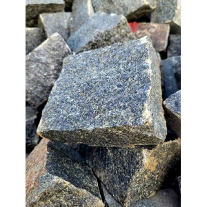 Trinkelės granito juodos skeltos ~10x10x5 cm, kg 