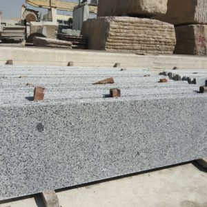 Light Grey granito lauko laiptų pakopos degintos 200x30x3 vnt
