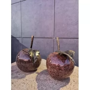 Dekoratyvinis granito obuolys raudonai rudas, 33x32cm (Kaune, Šilainiai) - 037