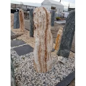 Monolitas Red Onyx nr. 1, vnt (Vilniuje, Bukiškis)